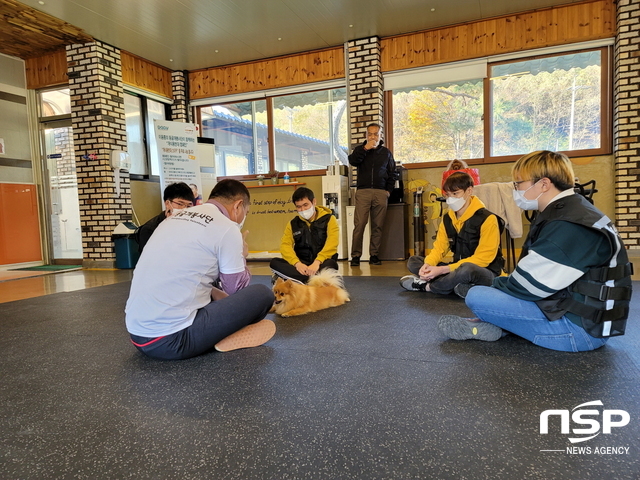 2021³â ºÎÅÍ´Â ¸Í°ß¿¡ ´ëÇÑ Ã¥ÀÓº¸ÇèÀ» °¡ÀÔÇØ¾ß ÇÏ¸ç ¸Í°ßÀÇ ÃâÀÔ¶ÇÇÑ Á¦Á¦¸¦ ¹Þ´Â´Ù. »çÁøÀº ÀÌ¿õÁ¾ ±³¼öÀÇ µÕ±Û°³ºÀ»ç´Ü Ȱµ¿ ¸ð½À. (»çÁø = ±èÁ¾½Ä ±âÀÚ)