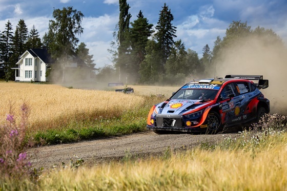 2022 월드랠리챔피언십 8번째 라운드 핀란드 랠리에서 현대자동차 i20 N Rally1 하이브리드 경주차가 주행하고 있는 모습 (사진 = 현대차)