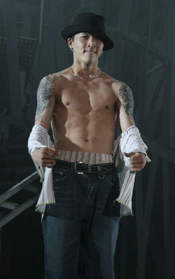 NSP통신-<팝핀현준>