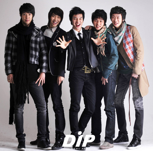 NSP통신-사진은 왼쪽부터 동환, 사무엘, 이노, 기훈, 박현진(리더)