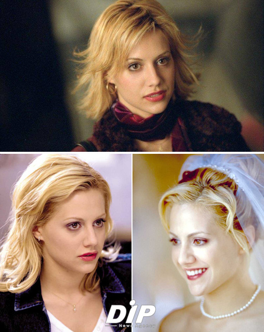 NSP통신-▲ 故 브리트니 머피가 생전에 출연했던 영화 8마일(사진 위)과 우리 방금 결혼했어요(사진 아래)의 스틸 컷