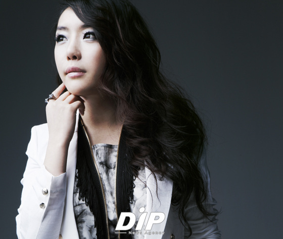 NSP통신-▲가수 혜령<사진제공=메르센>