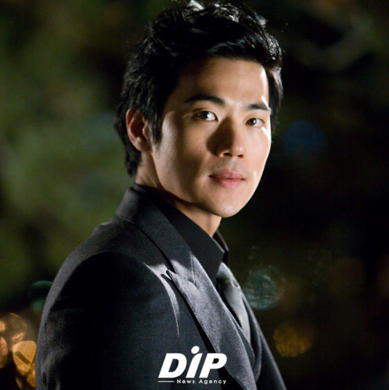 NSP통신-<사진출처=김강우 공식사이트>