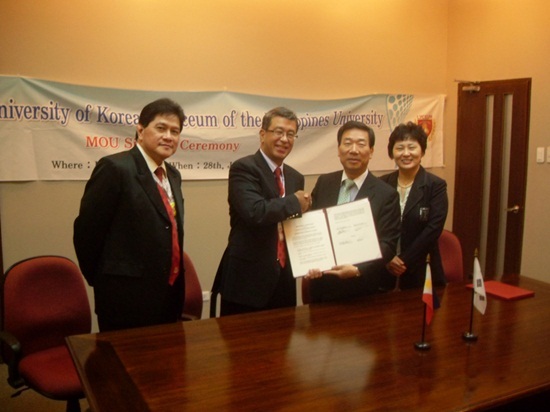 NSP통신-사진 왼쪽부터 라이시움대학 콘라도 부총장, 애티 로버토 총장, 한국국제대 김영식 총장, 이지영 교수.<사진제공=한국국제대>