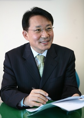 NSP통신-문흥안 한국부동산법학회 신임회장. <사진제공=건국대>