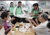 [NSP PHOTO]부산우정청, 독거노인 150명 무료점심 대접 행사