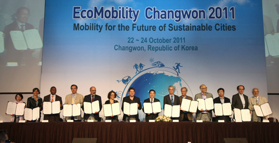 NSP통신-23일 창원에서 세계생태교통연맹(EcoMobility Alliance)이 결성돼 공식 선포식을 갖고 공식 출범하고 있다. (창원시 제공)