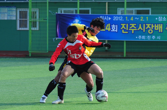 NSP통신-제14회 진주시장배 전국 중.고등학교 축구대회 경기광경 (진주시 제공)