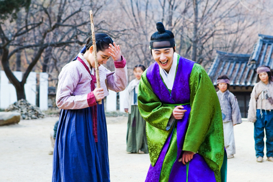 [NSP PHOTO]해품달 정일우-한가인, 웃음꽃 만발 다정한 유희 궁금증 증폭