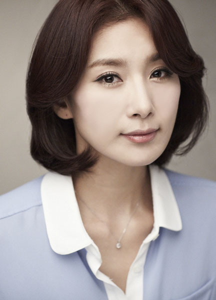 [NSP PHOTO]김서형 교통사고, 1톤 트럭 충돌 큰 부상 없어…팬들 휴