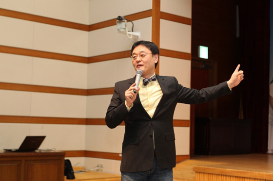 [NSP PHOTO]개그맨 권영찬, 27일 양산시 시민의밤 진행