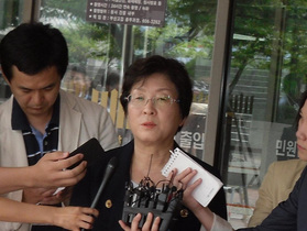 [NSP NEWS Image]현영희 의원, 3차소환서 ‘혐의 인정하냐’ 기자 질문에 ‘묵묵부답’