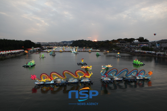 NSP통신-지난해 진주남강유등축제의 전경 (진주시 제공)