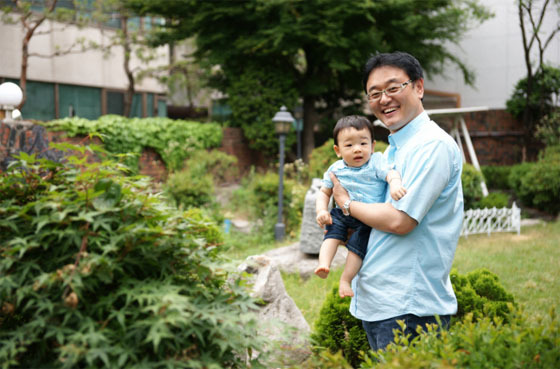 [NSP PHOTO]개그맨 권영찬, 불행은 끝이 아니라 행복의 시작 블로그 칼럼 연재