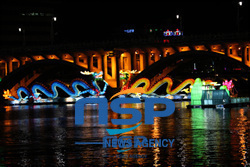 NSP통신-[Lễ hội tiêu biểu của Hàn Quốc] Lễ hội Yudeung Namgang Jinju 2012 (Nguồn: Thành phố Jinju)