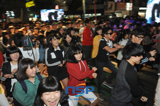 NSP통신-420 Jinju citizens are performing the flash mob dance called Jinju style (Jinju City)