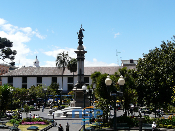 NSP통신-키토 구시가지의 중심인 독립광장. 라틴아메리카에서 처음으로 스페인에서 독립한 것을 기념하기 위해 세워진 공원의 모습이다.