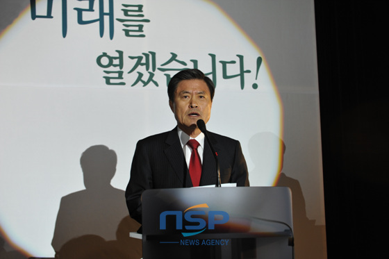 NSP통신-허남식 부산시장이 부산관광발전을 위한 부산관광공사 역할에 대해 당부하고 있다. (황사훈 기자)