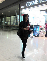 [NSP PHOTO]동안미녀 박주미, 인천국제공항서 폭풍간지…인터넷 커뮤니티 떠들썩