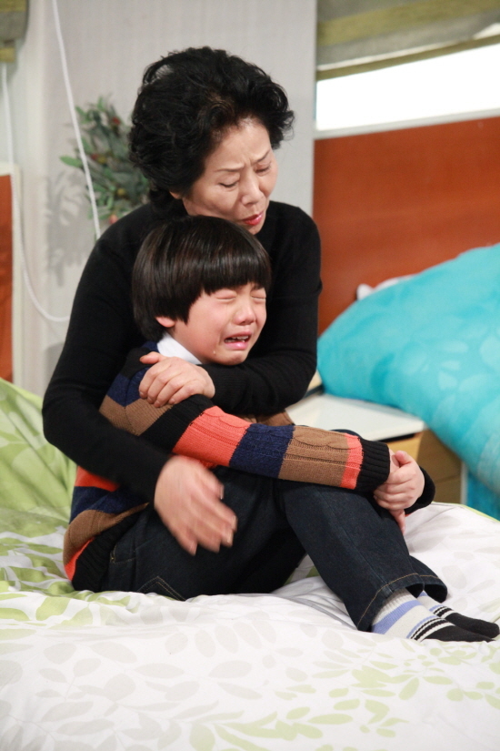 [NSP PHOTO]패밀리, 남능미 죽음 슬픔과 미소…가족애 다시한번 일깨워