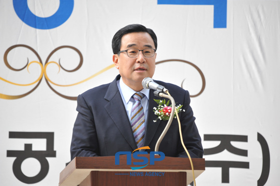 NSP통신-김정훈 의원이 축사를 통해 부산의 미약한 외국인 체류시설에 대해 꼬집고 있다. (임은희 기자)