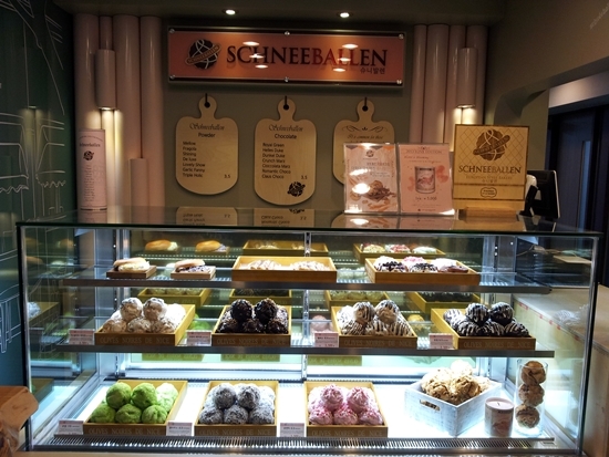 NSP통신-슈니발렌 코리아 본사에 진영된 슈니발렌 상품들