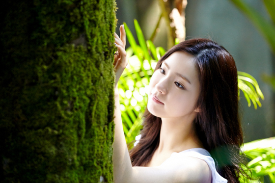 [NSP PHOTO]신세경, 화장품 CF서 청정소녀 변신 청초미 발산