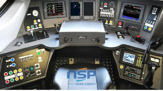 NSP통신-KTX-산천 운전실 기장 제어대.