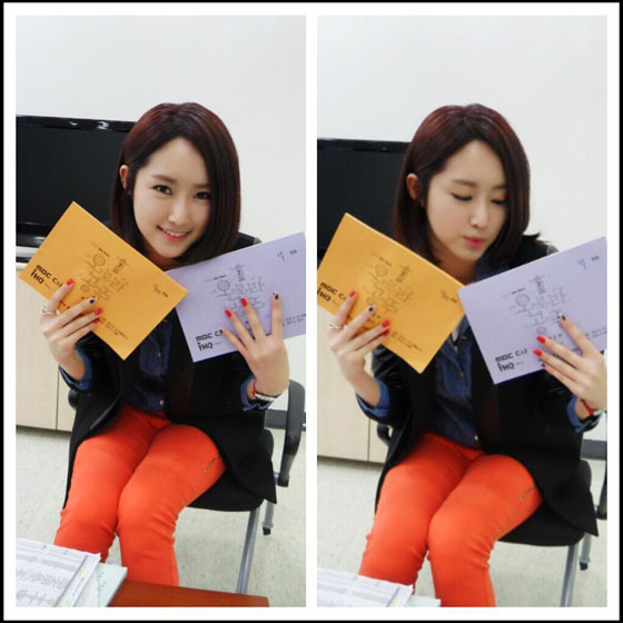 [NSP PHOTO]정주연, 오로라공주 본방사수할거죠? 대기실 직찍 독려
