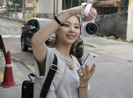 [NSP PHOTO]박수진, 소두 인증 직찍…카메라만한 얼굴 화제