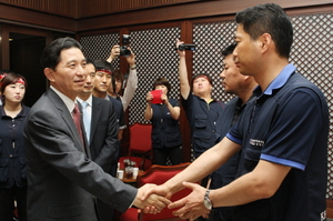 [NSP PHOTO]임영록 KB금융회장 내정자 노조 면담…소통 강조·인위적 구조조정 없을 것