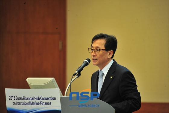 NSP통신-최수현 금융감독원장이 2013 부산 금융중심지 해양·선박금융컨벤션에 참석해 개회사를 하고 있다. (도남선 기자)