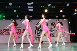 [NSP PHOTO]Girls Day人気実感ミョンドンでのゲリラコンサートにファン３０００人余り殺到