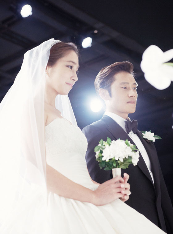 [NSP PHOTO]이병헌-이민정 결혼, ★들의 축하 속 엄숙 · 화려