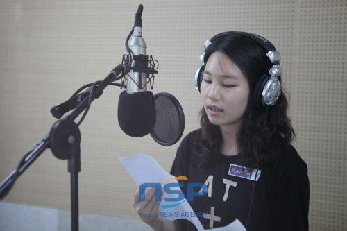 NSP통신-경연을 펼치고 있는 여고생. (한국방송예술교육진흥원 제공)