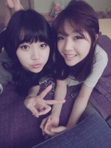 [NSP PHOTO]Girls Dayユラミナとベッドで自撮り遊びかわいい姉妹