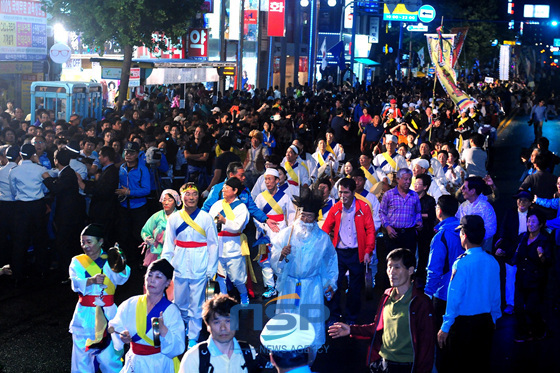 NSP통신-종야축제 모습. (진주시 제공)