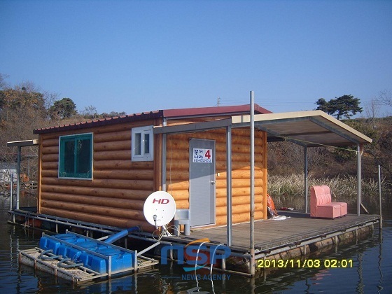 NSP통신-번호판이 설치된 예산군 예당저수지 수상좌대 (예산군)