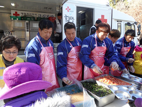 [NSP PHOTO]삼성라이온즈, 적십자와 함께 무료급식 행사