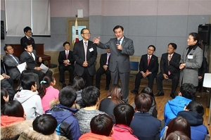 [NSP PHOTO]강창희 국회의장, 북한이탈 청소년 대안학교 방문