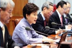 NSP통신-취임이후 가장 높은 국정수행 부정평가를 받은 박근혜 대통령. (리얼미터 제공)