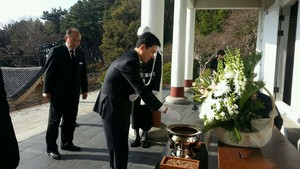 [NSP PHOTO]박민식, 부산시장 후보 출마선언 후 충렬사 참배