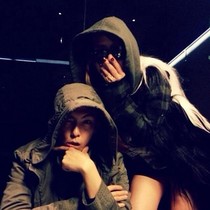 [NSP PHOTO]ＣＬTOP溢れるカリスマポスターのような２ショット公開