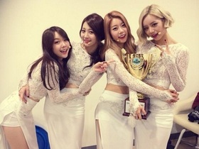 [NSP PHOTO]Girls Day1位記念写真メンバーのみんな大好きそしてごめんね