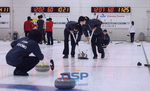 [NSP PHOTO]Trung tâm thương mại Shinsegae Centum City cùng chương trình Trải nghiệm Curling