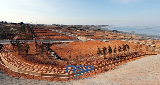 NSP통신-수려한 풍경을 자랑하는 함평 주포지구 한옥전원마을이 최근 기반시설 공사를 마치고 한옥 건립에 들어갈 예정이다 (함평군)