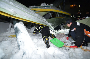 [NSP NEWS Image]Sự cố sụp mái nhà thi đấu chôn vùi hàng trăm sinh viên tại Hàn Quốc