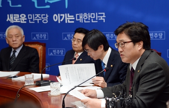 NSP통신-우원식 민주당 국회의원이 제120차 민주당 최고위원회의 모두발언하고 있다.