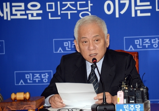 NSP통신-김한길 민주당 대표가 최고위원회의에서 발언하고 있다.