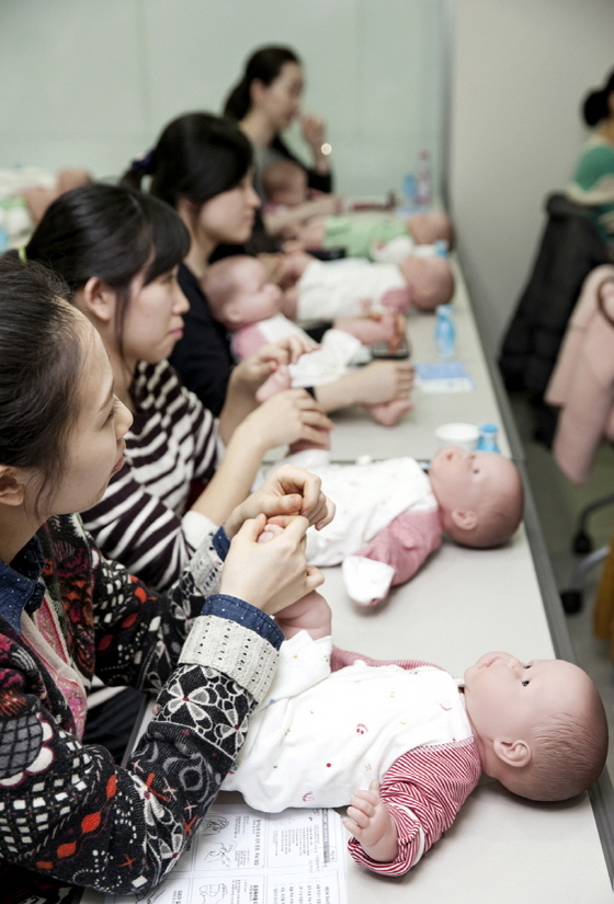 NSP통신-아기 성장의 기적을 가져오는 베이비 마사지 (궁중비책 제공)